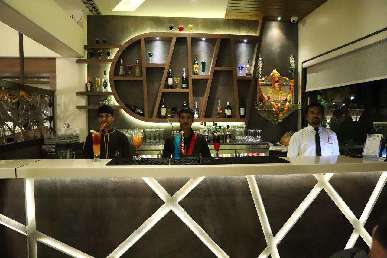 瑞妍什格兰德酒店 Boisar 外观 照片